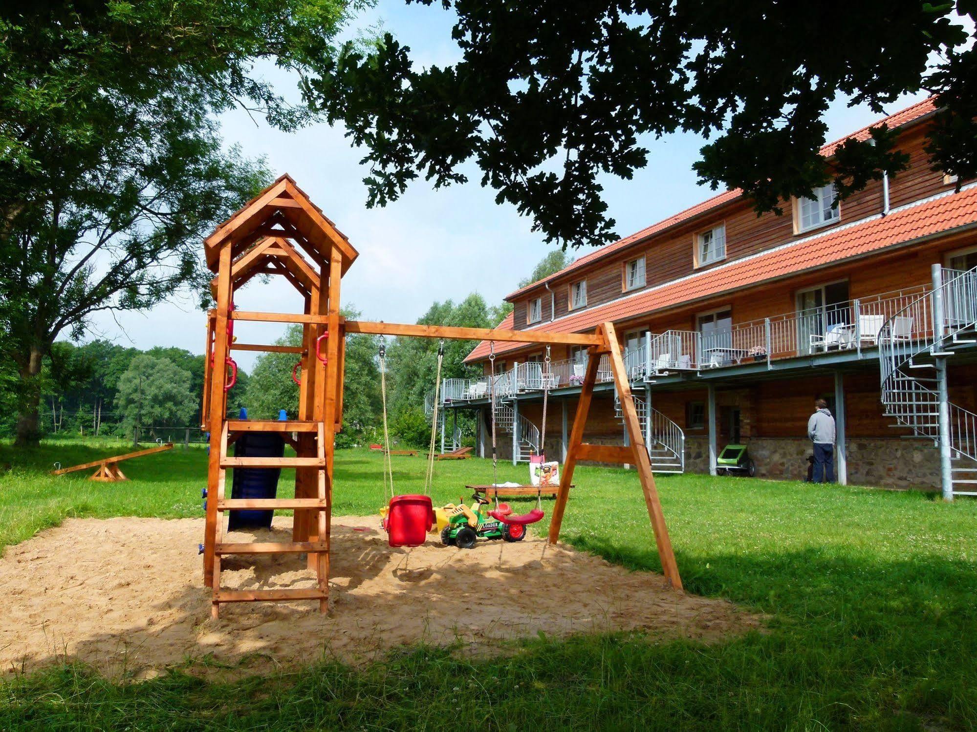 Gutshof Woldzegarten Hotel Eksteriør billede